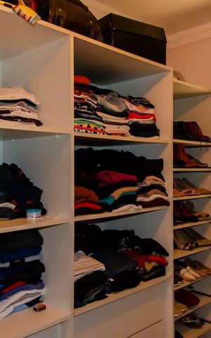 Casa à venda com 300m², 3 quartos e 4 vagas Casa à venda com 300m², 3 quartos e 4 vagasCloset