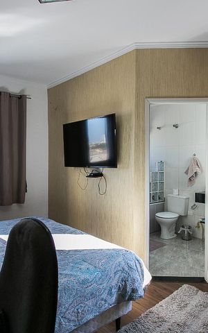 Casa à venda com 180m², 3 quartos e 2 vagasSuíte