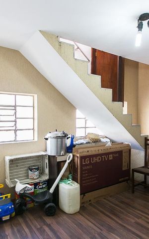 Casa à venda com 180m², 3 quartos e 2 vagasQuarto de Serviço
