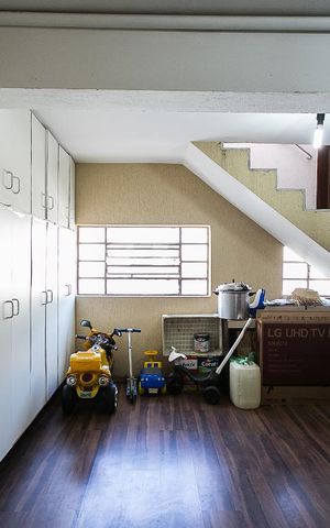 Casa à venda com 180m², 3 quartos e 2 vagasQuarto de Serviço