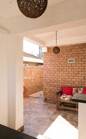 Casa à venda com 180m², 3 quartos e 2 vagasárea com Churrasqueira