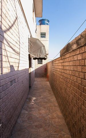 Casa à venda com 180m², 3 quartos e 2 vagasCorredor