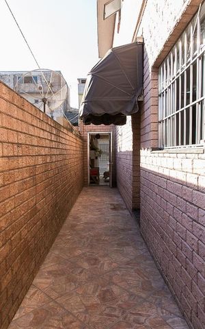 Casa à venda com 180m², 3 quartos e 2 vagasCorredor