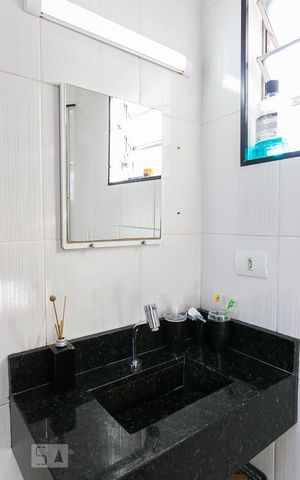 Casa à venda com 180m², 3 quartos e 2 vagasBanheiro da Suíte