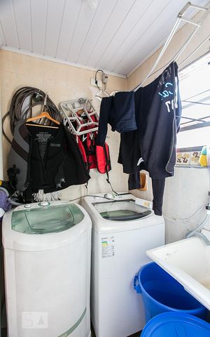 Casa à venda com 180m², 3 quartos e 2 vagasÁrea de Serviço