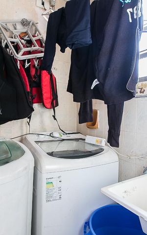 Casa à venda com 180m², 3 quartos e 2 vagasÁrea de Serviço
