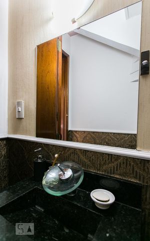 Casa à venda com 180m², 3 quartos e 2 vagasLavabo