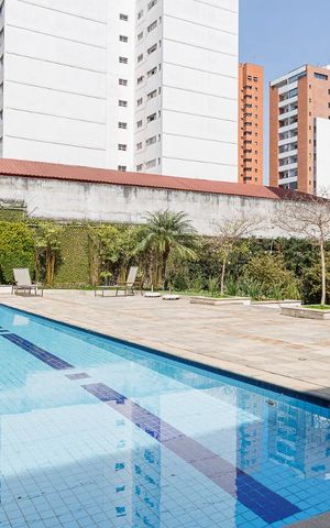 Apartamento à venda com 52m², 1 quarto e 2 vagas Apartamento à venda com 52m², 1 quarto e 2 vagasÁrea comum - Piscina