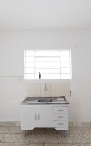 Casa à venda com 150m², 2 quartos e 3 vagas Casa à venda com 150m², 2 quartos e 3 vagasCozinha