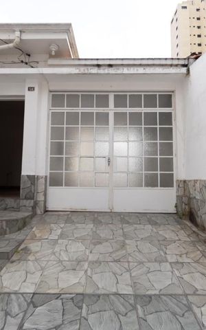 Casa à venda com 150m², 2 quartos e 3 vagas Casa à venda com 150m², 2 quartos e 3 vagasGaragem
