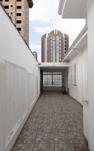 Casa à venda com 150m², 2 quartos e 3 vagas Casa à venda com 150m², 2 quartos e 3 vagasÁrea Externa