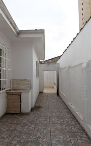 Casa à venda com 150m², 2 quartos e 3 vagas Casa à venda com 150m², 2 quartos e 3 vagasÁrea Externa