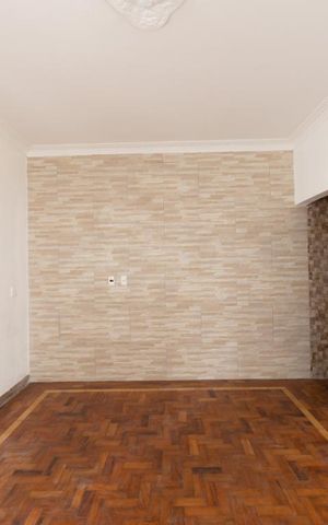 Casa à venda com 150m², 2 quartos e 3 vagas Casa à venda com 150m², 2 quartos e 3 vagasSala