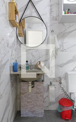 Apartamento à venda com 56m², 2 quartos e 1 vaga Apartamento à venda com 56m², 2 quartos e 1 vagaBanheiro