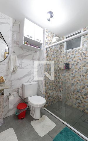 Apartamento à venda com 56m², 2 quartos e 1 vaga Apartamento à venda com 56m², 2 quartos e 1 vagaBanheiro