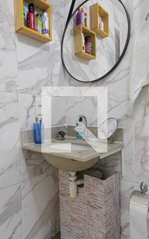 Apartamento à venda com 56m², 2 quartos e 1 vaga Apartamento à venda com 56m², 2 quartos e 1 vagaBanheiro