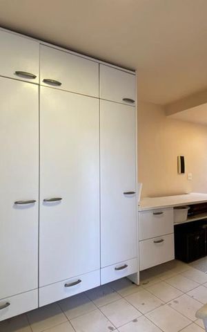 Casa para alugar com 412m², 5 quartos e 2 vagas Casa para alugar com 412m², 5 quartos e 2 vagasÁrea de Serviço