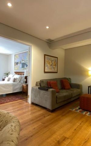 Casa para alugar com 412m², 5 quartos e 2 vagas Casa para alugar com 412m², 5 quartos e 2 vagasSala de Tv