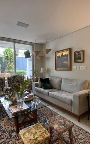 Casa para alugar com 412m², 5 quartos e 2 vagas Casa para alugar com 412m², 5 quartos e 2 vagasSala de Estar
