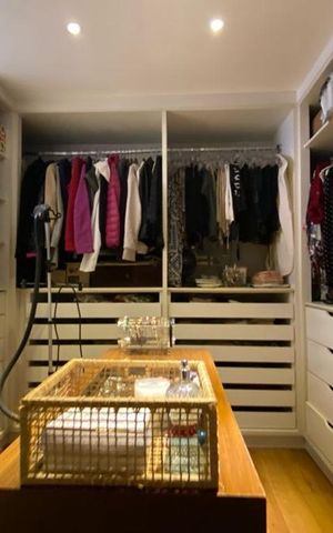 Casa para alugar com 412m², 5 quartos e 2 vagas Casa para alugar com 412m², 5 quartos e 2 vagasCloset da suíte 2