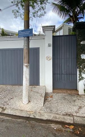 Casa para alugar com 412m², 5 quartos e 2 vagas Casa para alugar com 412m², 5 quartos e 2 vagasEntrada