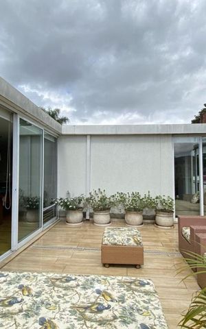Casa para alugar com 412m², 5 quartos e 2 vagas Casa para alugar com 412m², 5 quartos e 2 vagasVaranda