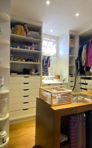 Casa para alugar com 412m², 5 quartos e 2 vagas Casa para alugar com 412m², 5 quartos e 2 vagasCloset da suíte 2