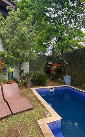 Casa para alugar com 412m², 5 quartos e 2 vagas Casa para alugar com 412m², 5 quartos e 2 vagasQuintal