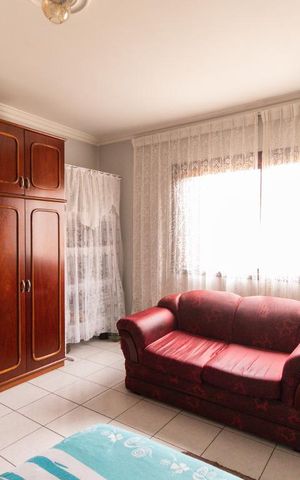 Casa à venda com 475m², 4 quartos e 5 vagas Casa à venda com 475m², 4 quartos e 5 vagasQuarto 2