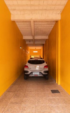Casa à venda com 475m², 4 quartos e 5 vagas Casa à venda com 475m², 4 quartos e 5 vagasGaragem