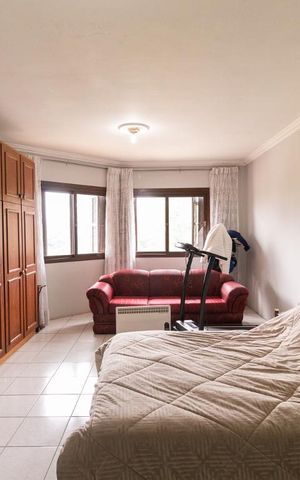 Casa à venda com 475m², 4 quartos e 5 vagas Casa à venda com 475m², 4 quartos e 5 vagasQuarto 1