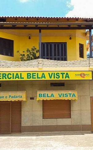 Casa à venda com 475m², 4 quartos e 5 vagas Casa à venda com 475m², 4 quartos e 5 vagasFachada