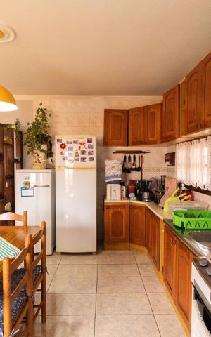 Casa à venda com 475m², 4 quartos e 5 vagas Casa à venda com 475m², 4 quartos e 5 vagasCozinha