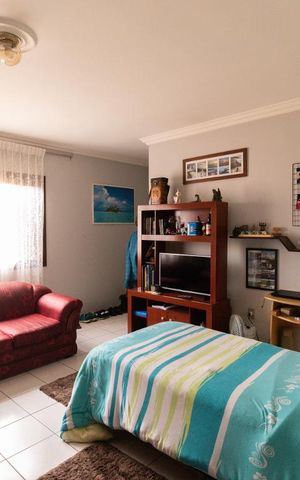Casa à venda com 475m², 4 quartos e 5 vagas Casa à venda com 475m², 4 quartos e 5 vagasQuarto 2