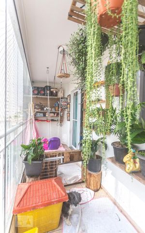 Apartamento para alugar com 72m², 2 quartos e 1 vagaVaranda