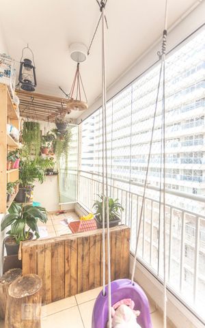 Apartamento para alugar com 72m², 2 quartos e 1 vagaVaranda