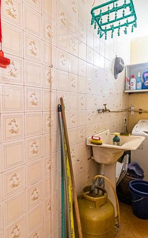 Casa à venda com 123m², 6 quartos e 2 vagas Casa à venda com 123m², 6 quartos e 2 vagasÁrea de Serviço