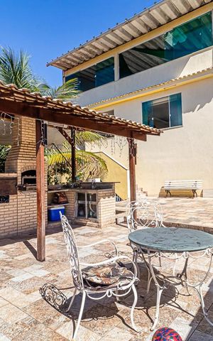 Casa à venda com 123m², 6 quartos e 2 vagas Casa à venda com 123m², 6 quartos e 2 vagasÁrea Externa