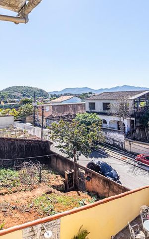 Casa à venda com 123m², 6 quartos e 2 vagas Casa à venda com 123m², 6 quartos e 2 vagasVista