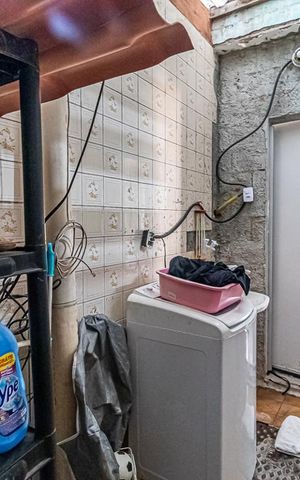 Casa à venda com 123m², 6 quartos e 2 vagas Casa à venda com 123m², 6 quartos e 2 vagasÁrea de Serviço