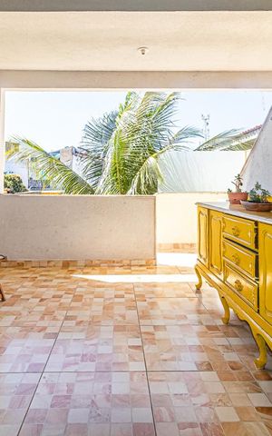 Casa à venda com 123m², 6 quartos e 2 vagas Casa à venda com 123m², 6 quartos e 2 vagasvaranda