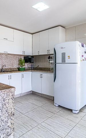 Casa à venda com 123m², 6 quartos e 2 vagas Casa à venda com 123m², 6 quartos e 2 vagasCozinha