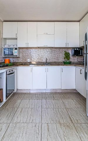 Casa à venda com 123m², 6 quartos e 2 vagas Casa à venda com 123m², 6 quartos e 2 vagasCozinha