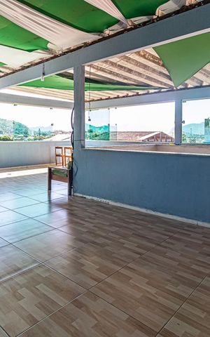 Casa à venda com 123m², 6 quartos e 2 vagas Casa à venda com 123m², 6 quartos e 2 vagasCobertura