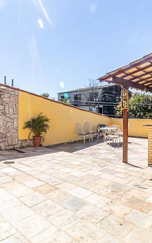 Casa à venda com 123m², 6 quartos e 2 vagas Casa à venda com 123m², 6 quartos e 2 vagasÁrea Externa