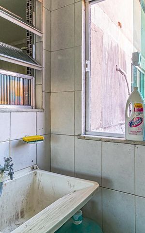 Casa à venda com 123m², 6 quartos e 2 vagas Casa à venda com 123m², 6 quartos e 2 vagasÁrea de Serviço 2
