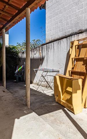 Casa à venda com 123m², 6 quartos e 2 vagas Casa à venda com 123m², 6 quartos e 2 vagasÁrea Externa