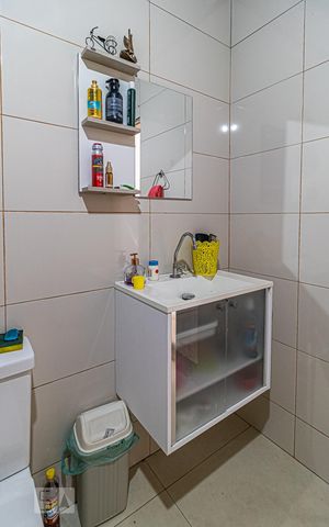 Casa à venda com 123m², 6 quartos e 2 vagas Casa à venda com 123m², 6 quartos e 2 vagasBanheiro Cobertura