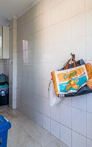Casa à venda com 123m², 6 quartos e 2 vagas Casa à venda com 123m², 6 quartos e 2 vagasÁrea de Serviço 2