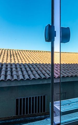 Casa à venda com 123m², 6 quartos e 2 vagas Casa à venda com 123m², 6 quartos e 2 vagasVista